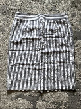 [Banana Republic] Blue and white seersucker pencil skirt